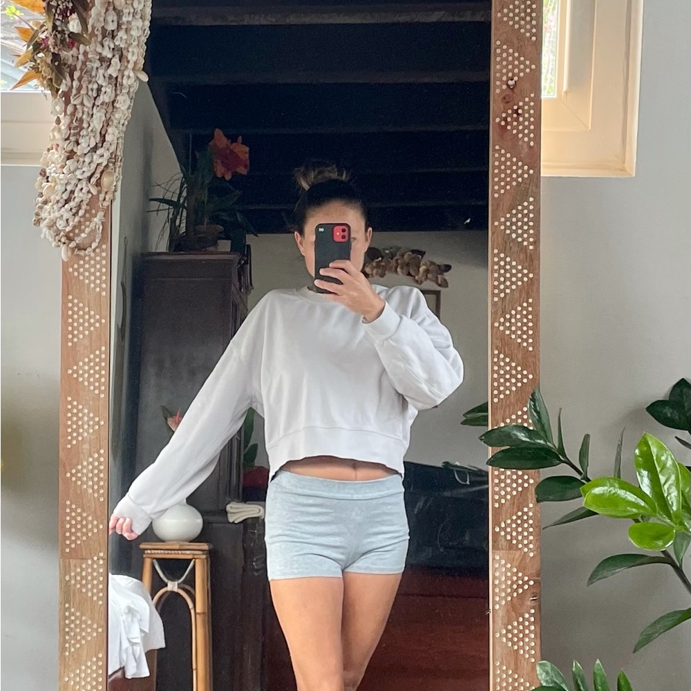 Lululemon oversized crop sweatshirt M great condition 😍 - Picture 2 of 4